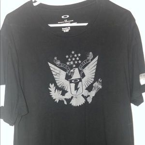 Buckle Oakley t-shirt